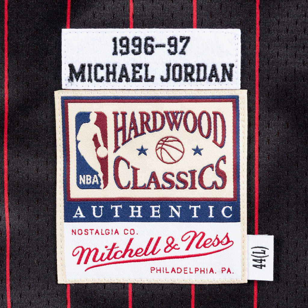 Chicago Bulls Authentic Jersey Alternate Michael Jordan 1996-97